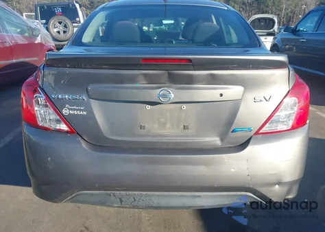 2015 Nissan Versa 1.6 Sv z USA, uszkodzony, nr VIN 3N1CN7AP2FL948997